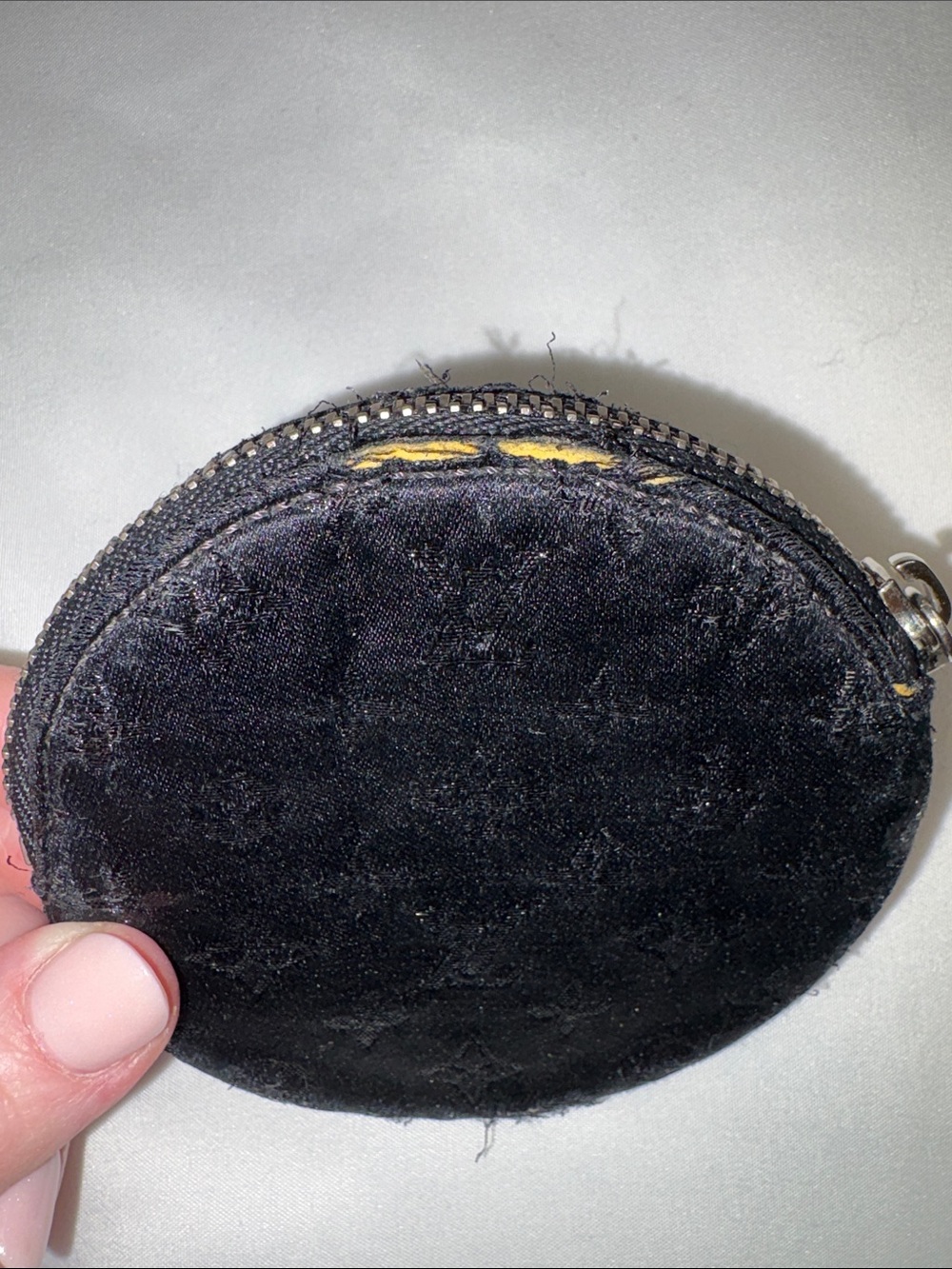 LV Coin Pouch - has flaws - details shown - Picture 4 of 7